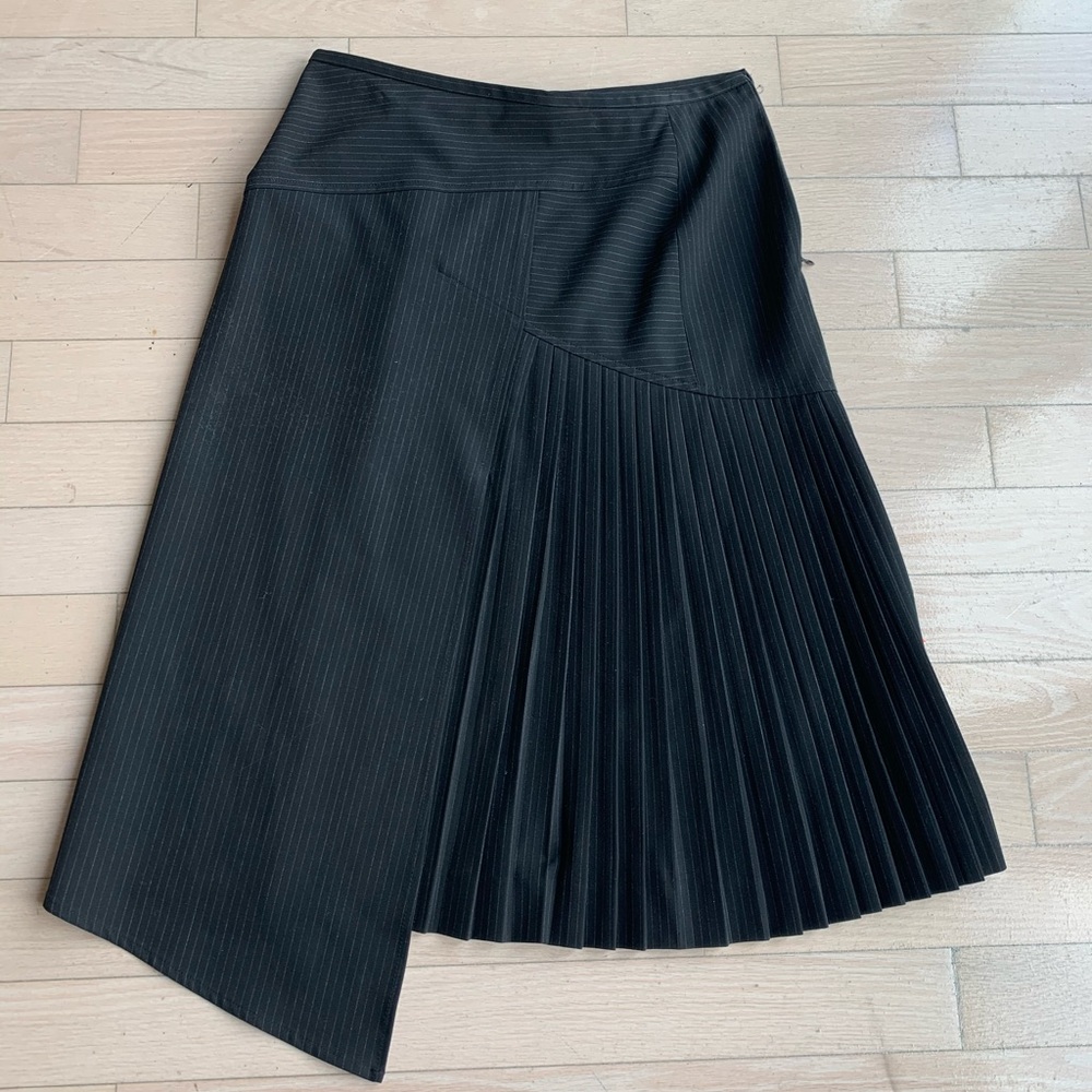Asymmetrical skirt